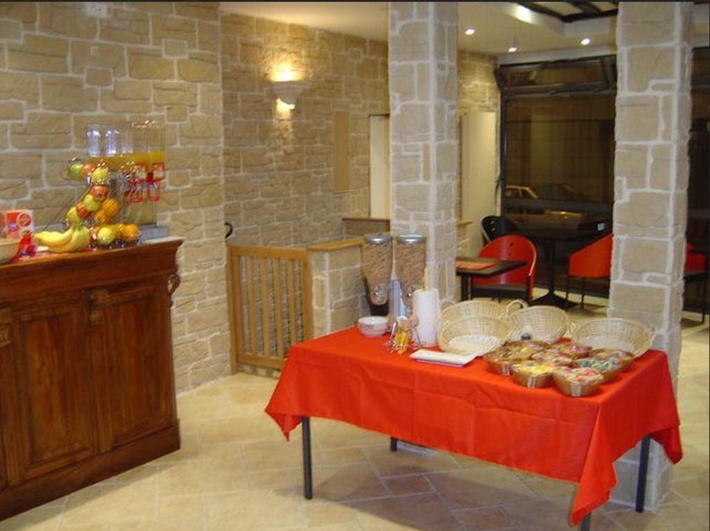 Paris Hotel Le Mediterraneen Экстерьер фото