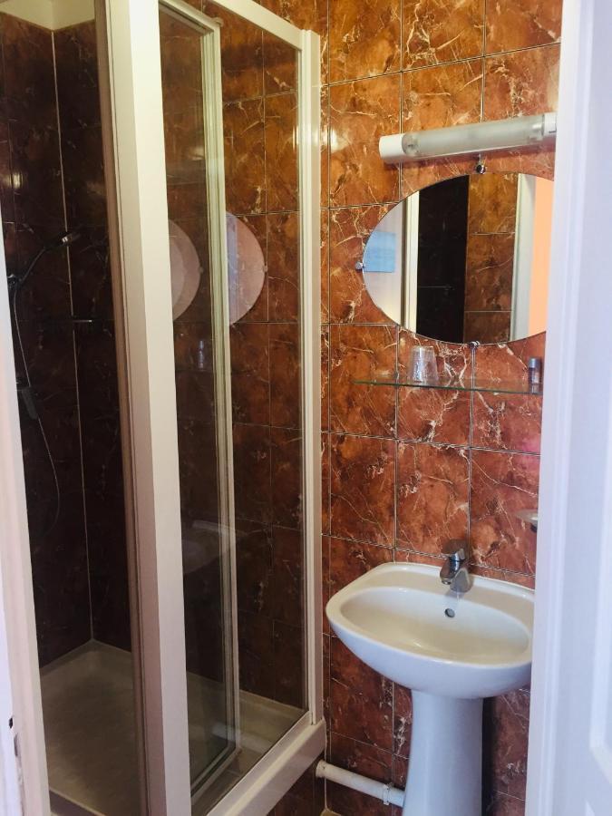 Paris Hotel Le Mediterraneen Экстерьер фото